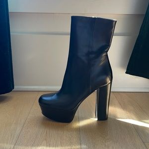 Gucci leather boots
